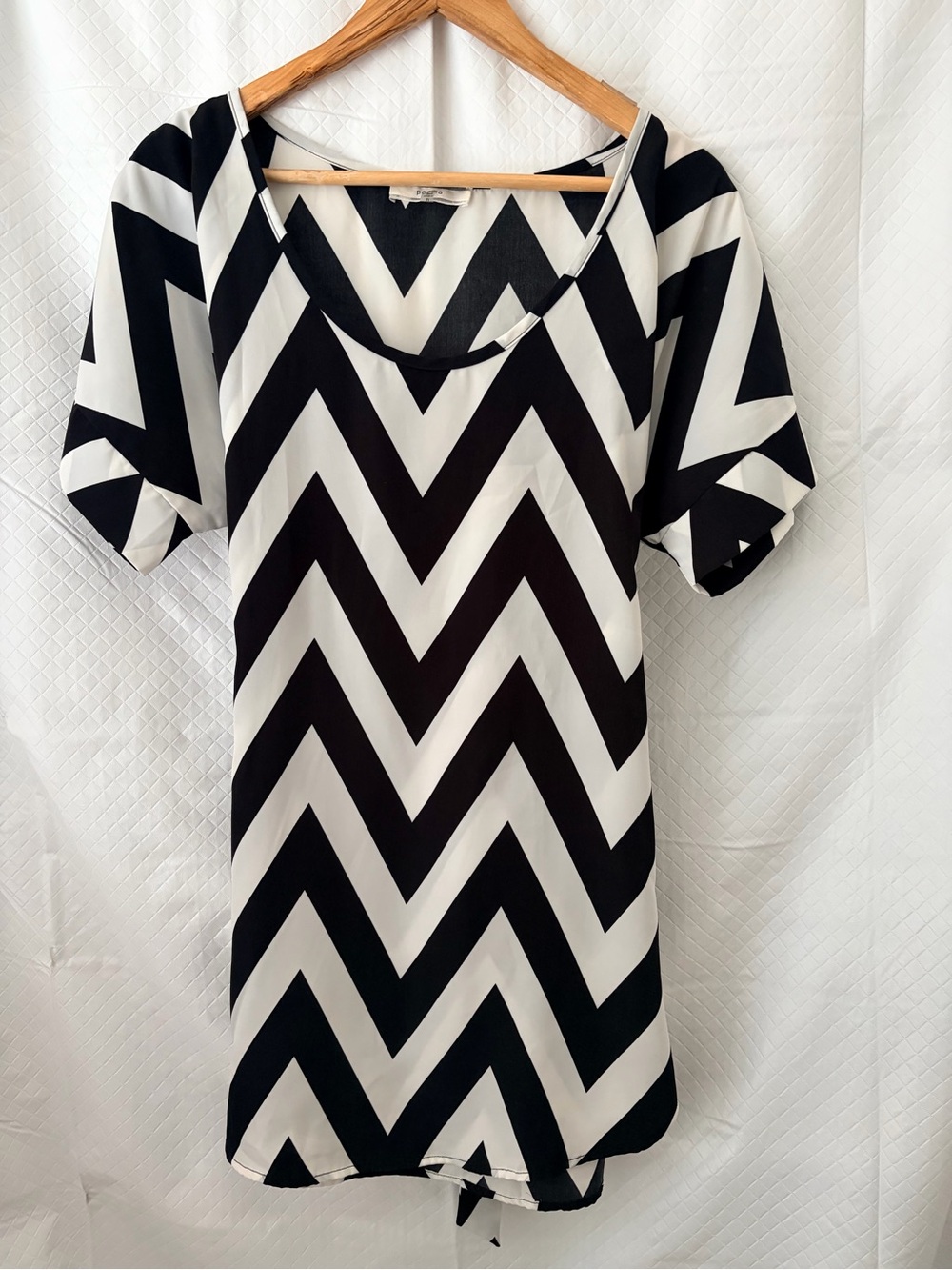 Poema Black and White Chevron Top